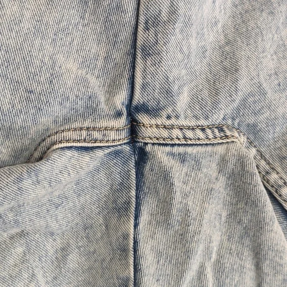 Distressed Jeans - Picture 6 of 10